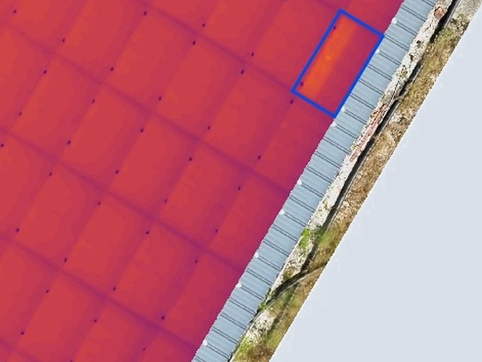 Point chaud (diode bypass) détecté en thermographie sur un module photovoltaïque